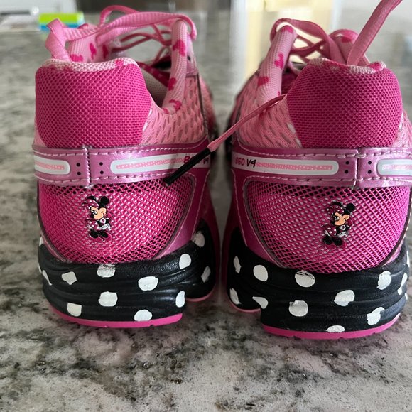 New Balance 2014 Run Disney "Minnie Mouse" running shoes, great condition - Picture 3 of 5